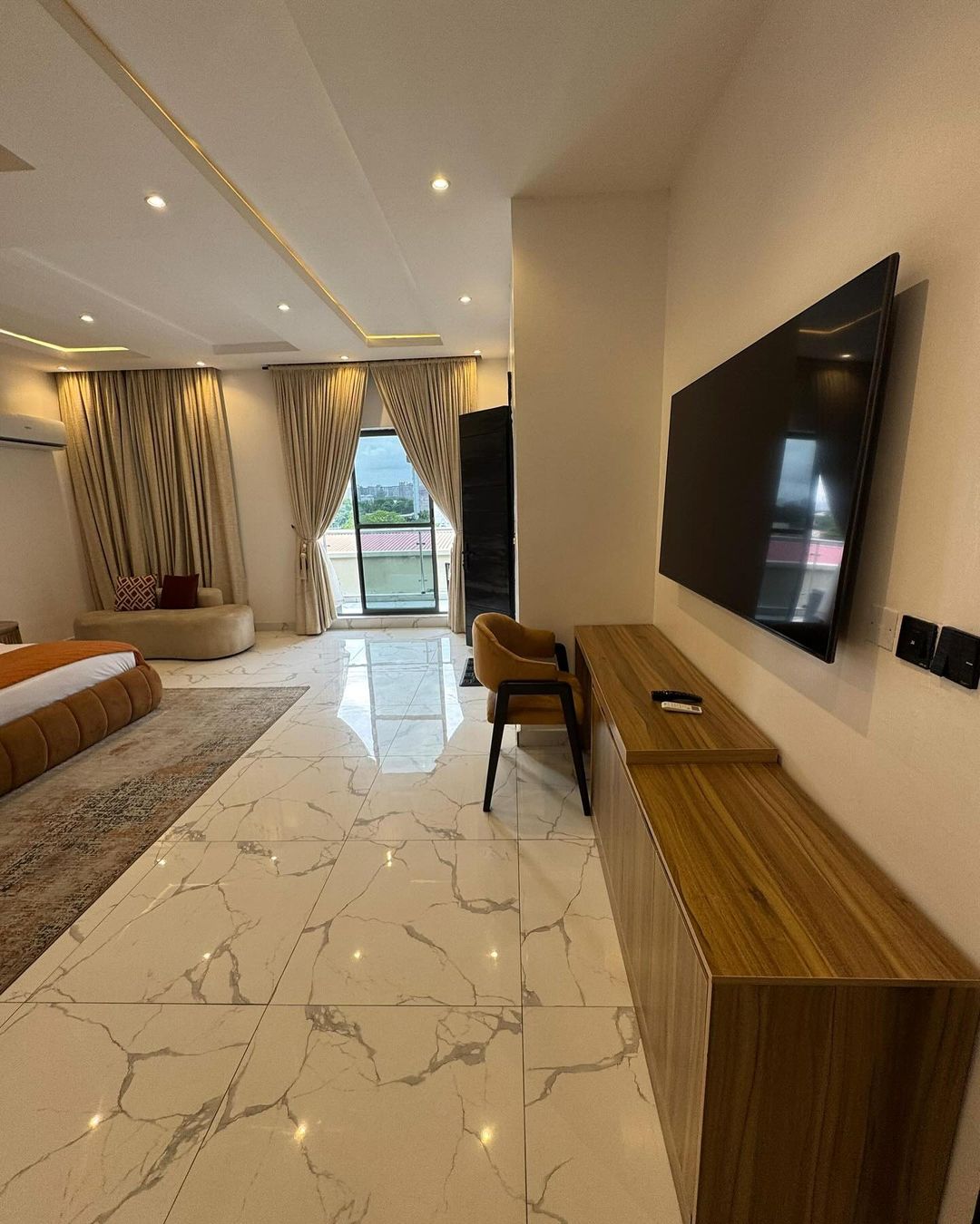 Elegant 3-Bedroom Penthouse Shortlet with Ikoyi Skyline Views